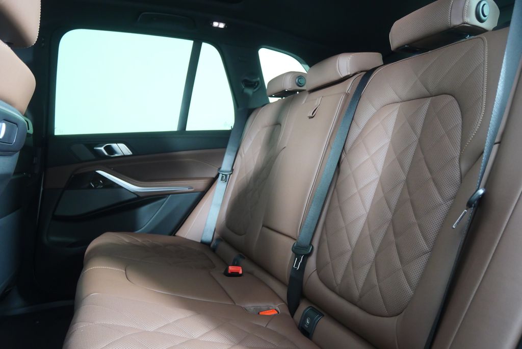 Thumbnail: 2026 BMW X5 - 16