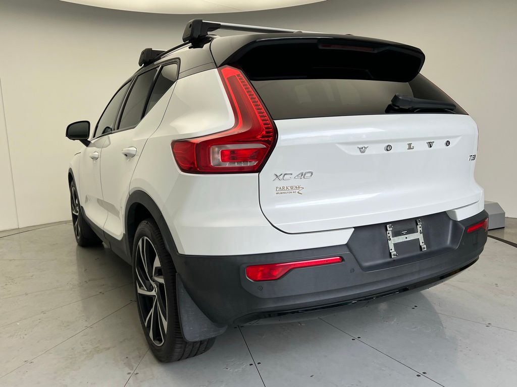Thumbnail: 2021 Volvo XC40 - 3