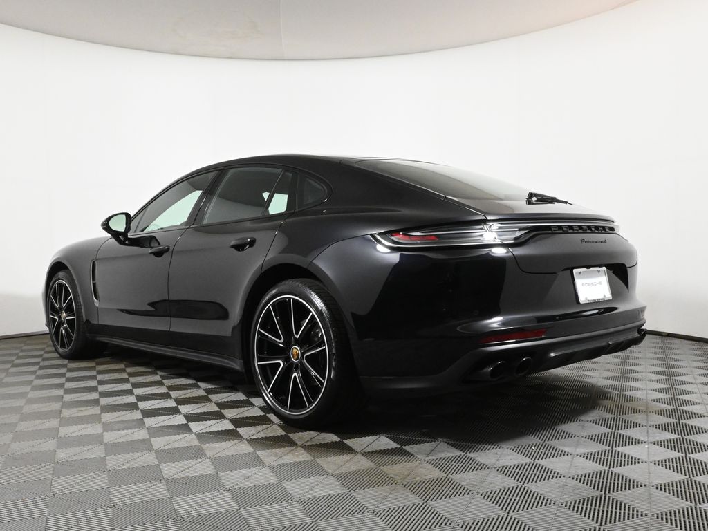 2022 Porsche Panamera Platinum 3