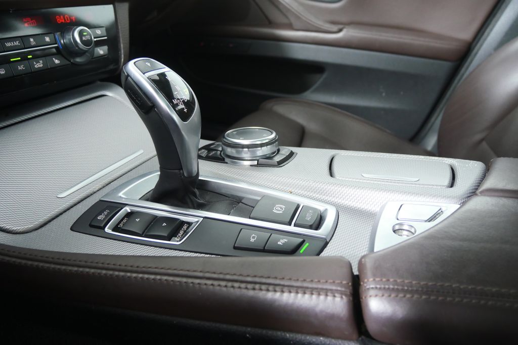 Thumbnail: 2016 BMW 5 Series - 20