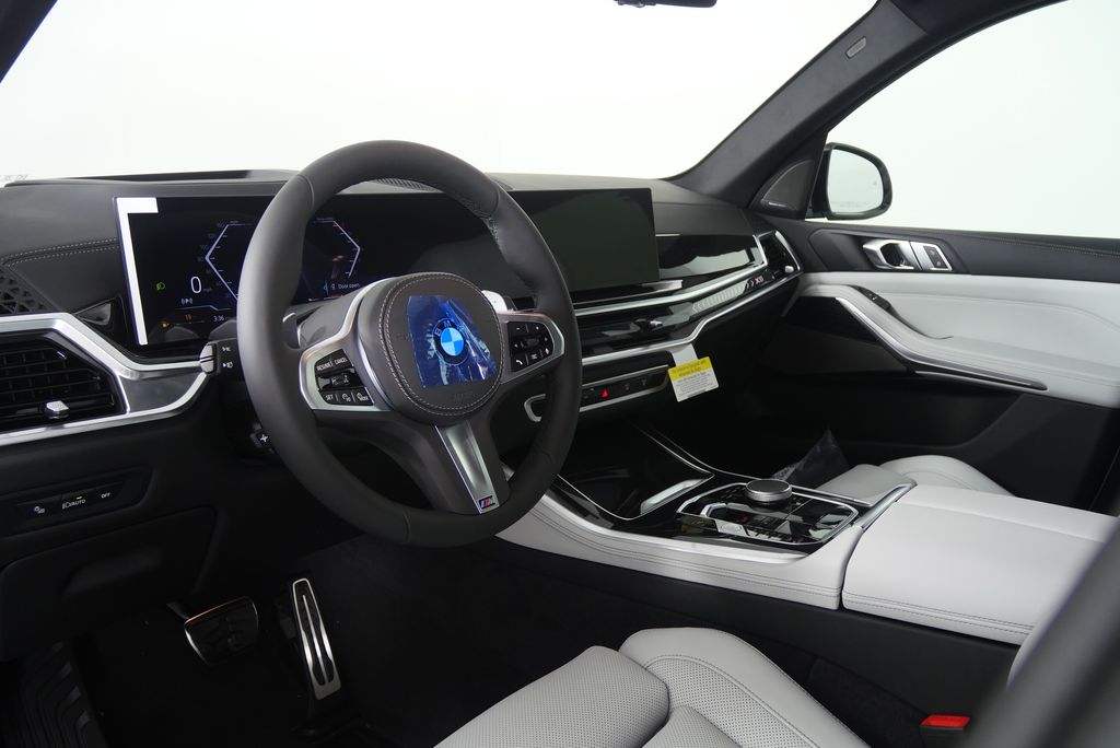 Thumbnail: 2026 BMW X5 - 13