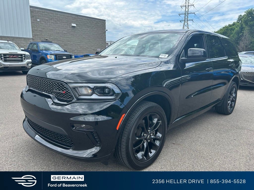 Used 2022 Black Dodge SXT image 4