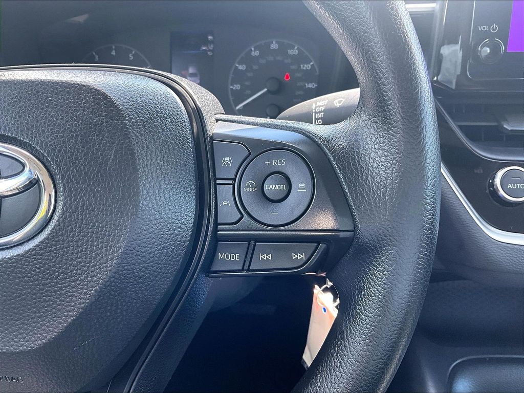 2025 Toyota Corolla — photo 24