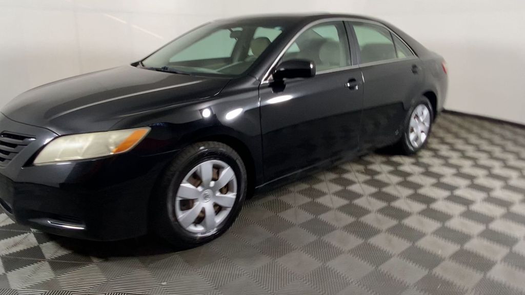 2009 Toyota Camry LE 4