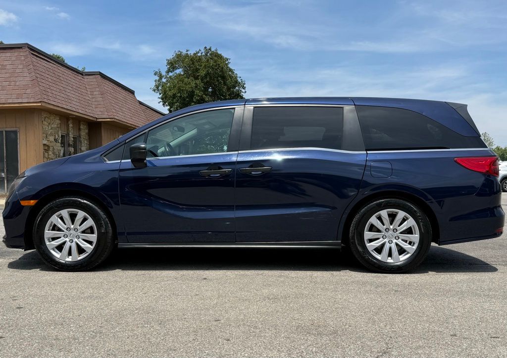 View vehicle photo 2