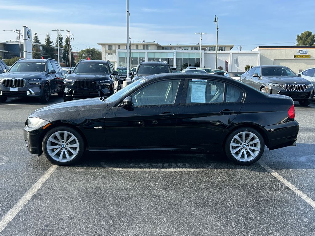 Thumbnail: 2011 BMW 3 Series - 2