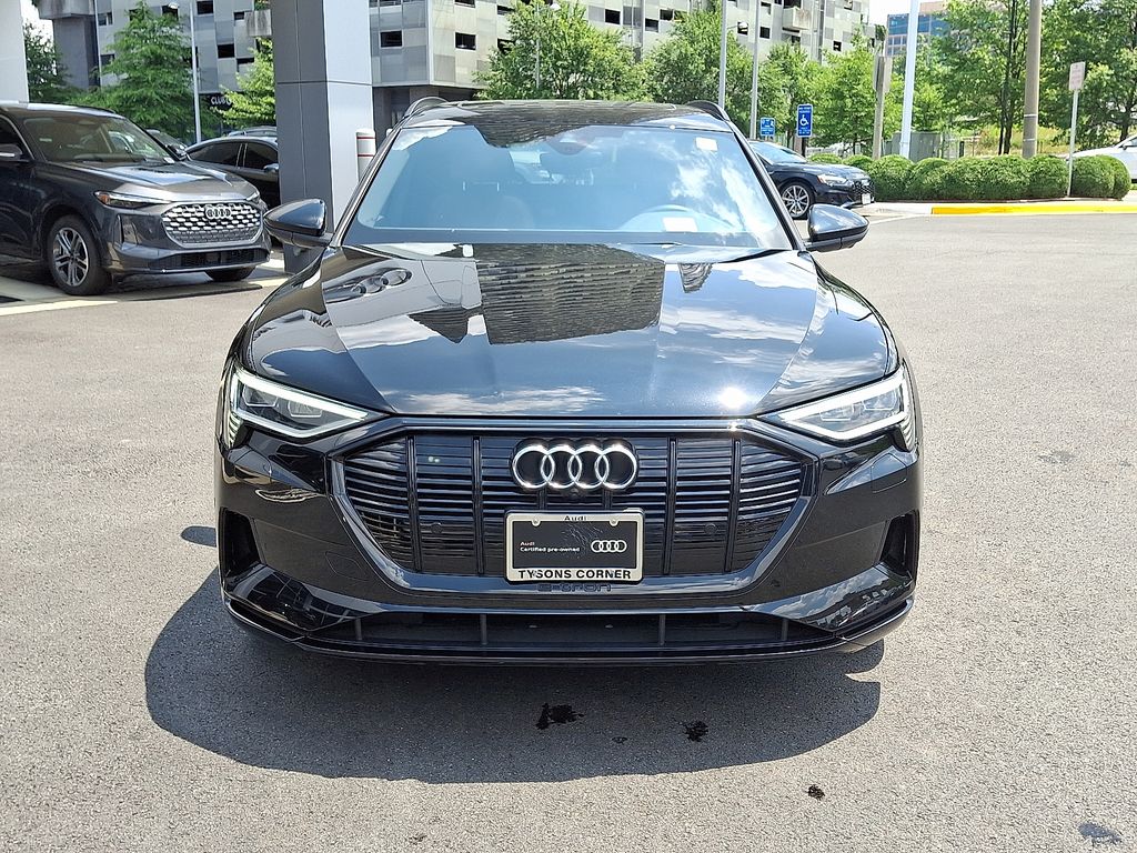Thumbnail: 2022 Audi e-tron - 2