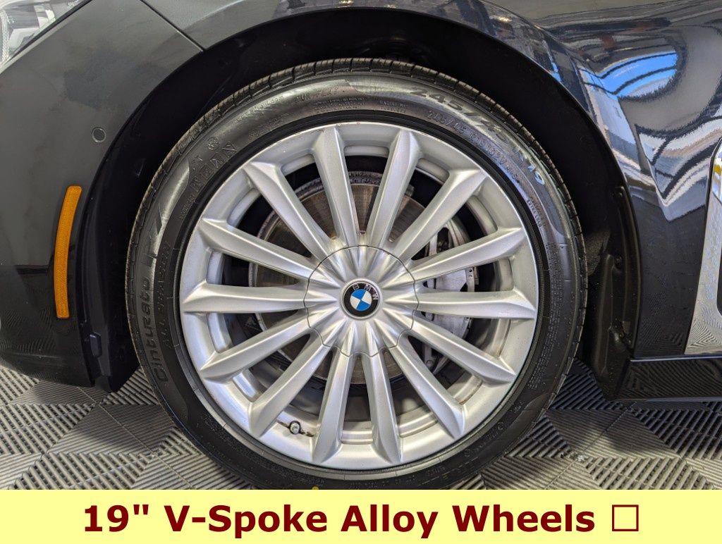 2022 BMW 7-Series 740i xDrive photo