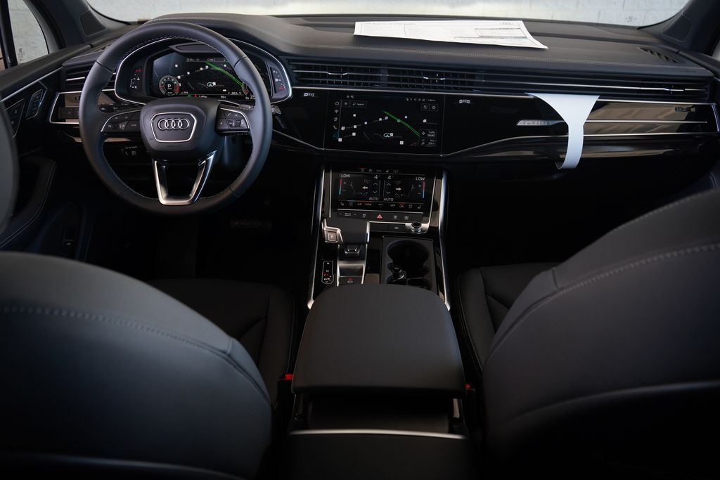 Thumbnail: 2026 Audi Q7 - 9