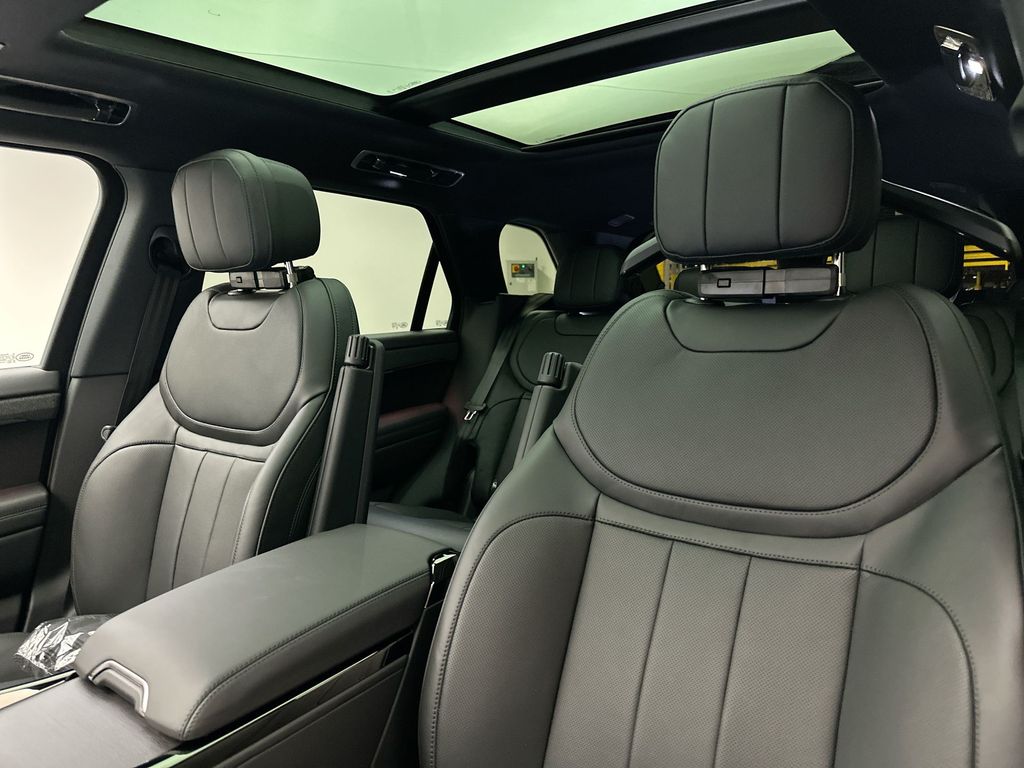 Thumbnail: 2025 Land Rover Range Rover Sport - 9
