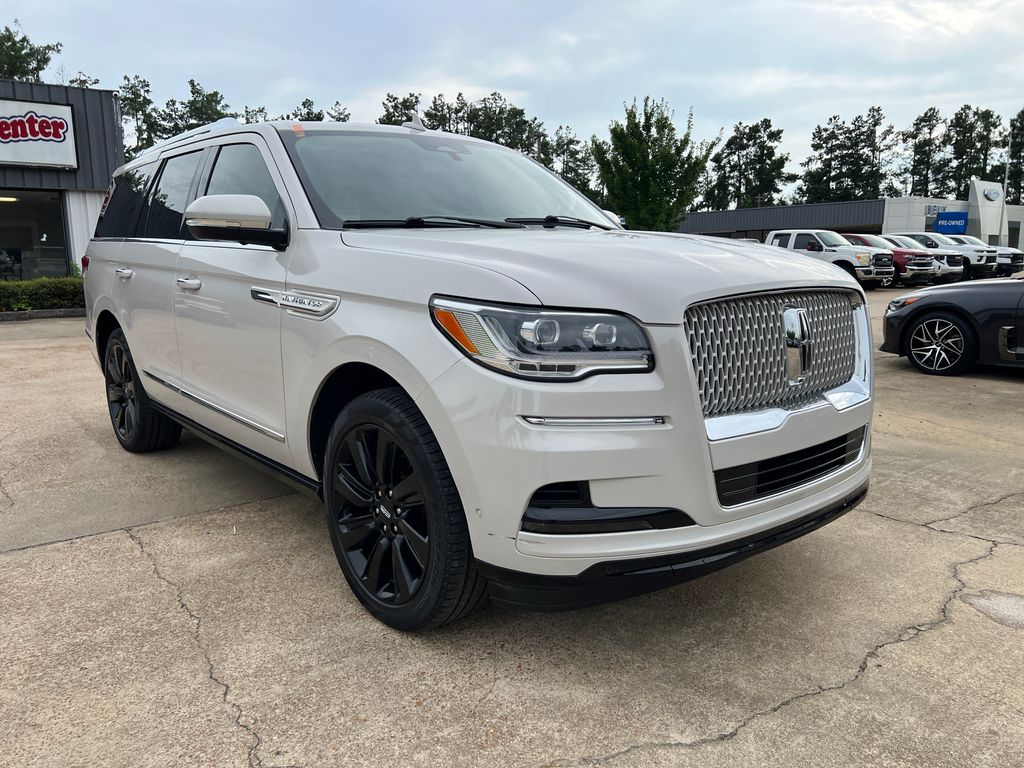 Pearl Metallic 2024 Lincoln Navigator SUV / Crossover Four-Wheel Drive Automatic