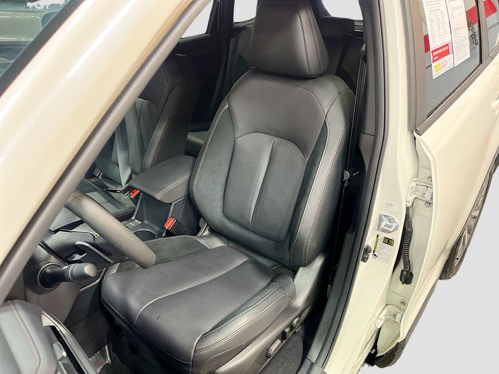 Used 2025 Crystal White Pearl Subaru Touring image 20