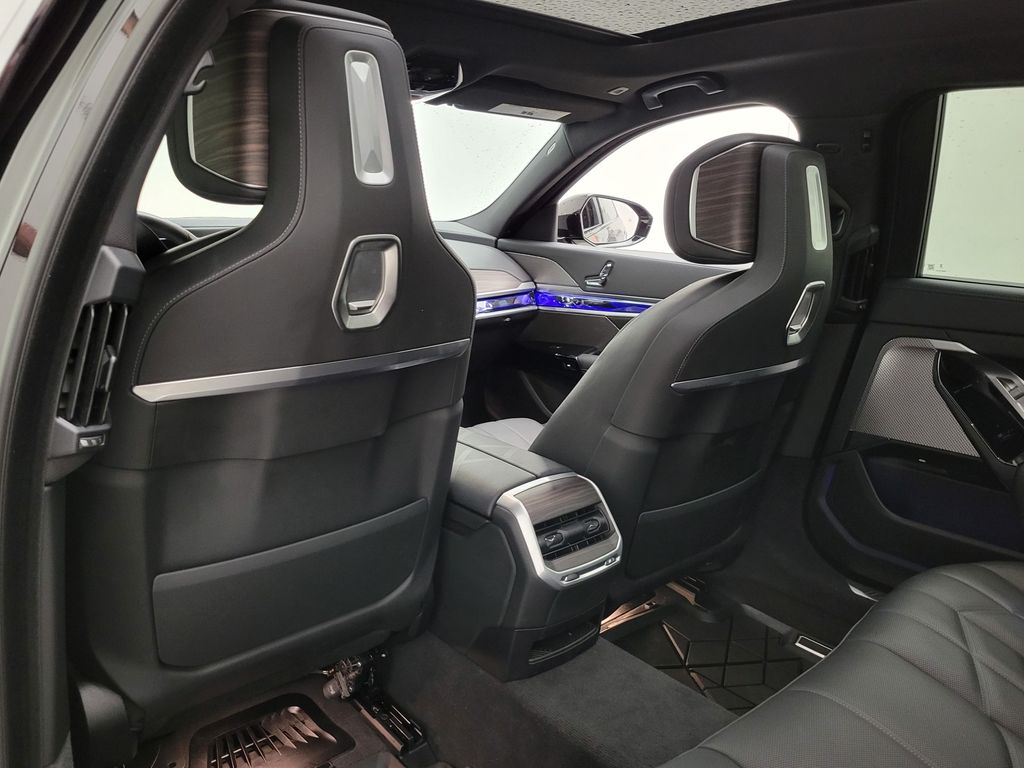 Thumbnail: 2024 BMW 7 Series - 21