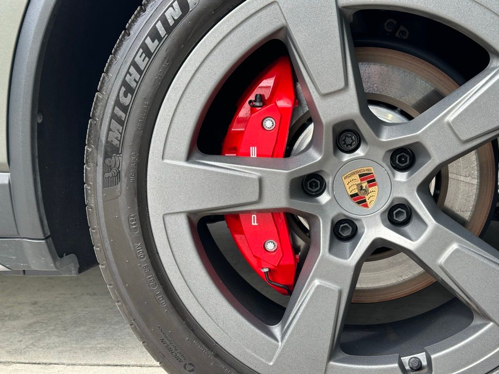 Thumbnail: 2025 Porsche Macan - 16