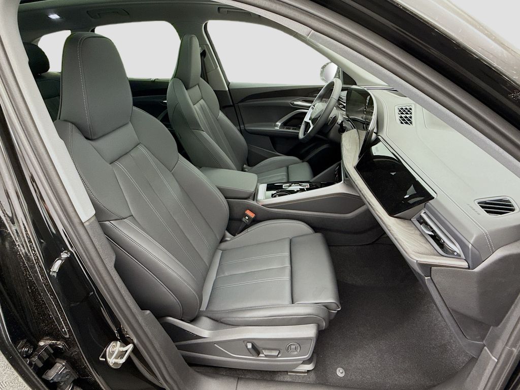 Thumbnail: 2025 Audi Q5 - 20