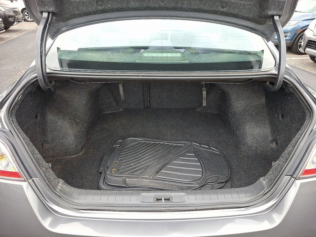Thumbnail: 2014 Nissan Altima - 28