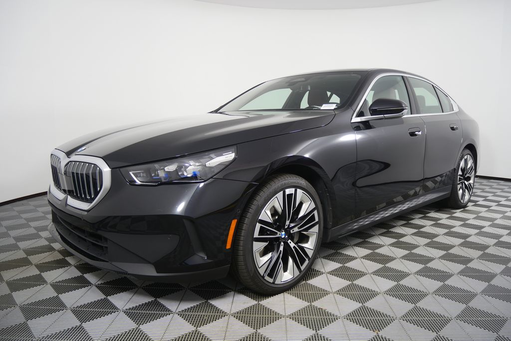 Thumbnail: 2025 BMW 5 Series - 8