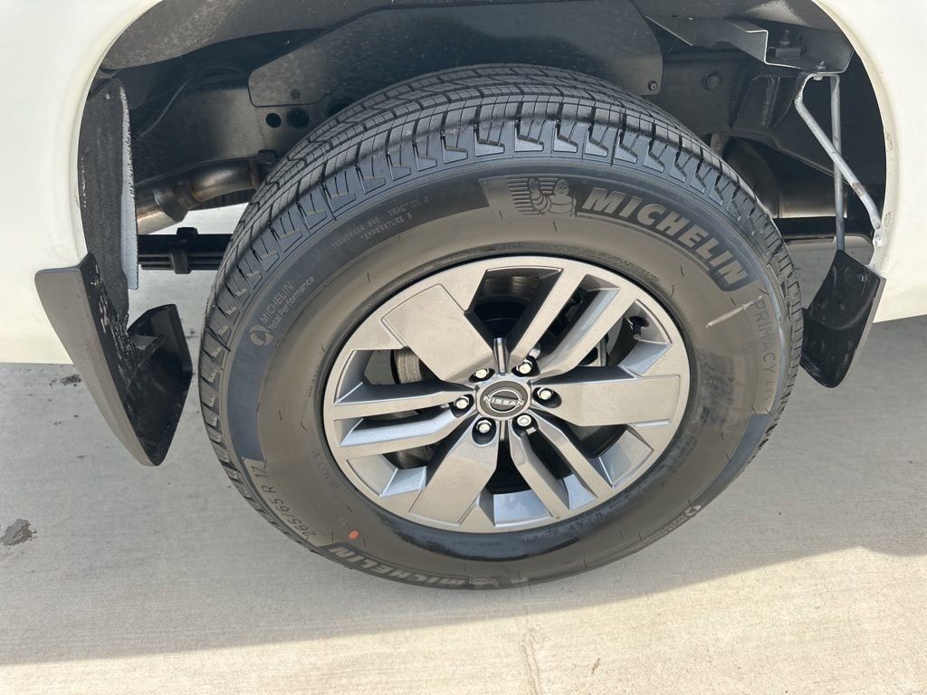 2025 Glacier White Nissan Frontier SV RWD Truck