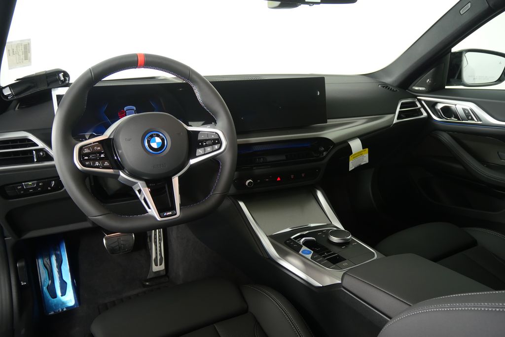 Thumbnail: 2025 BMW i4 - 18
