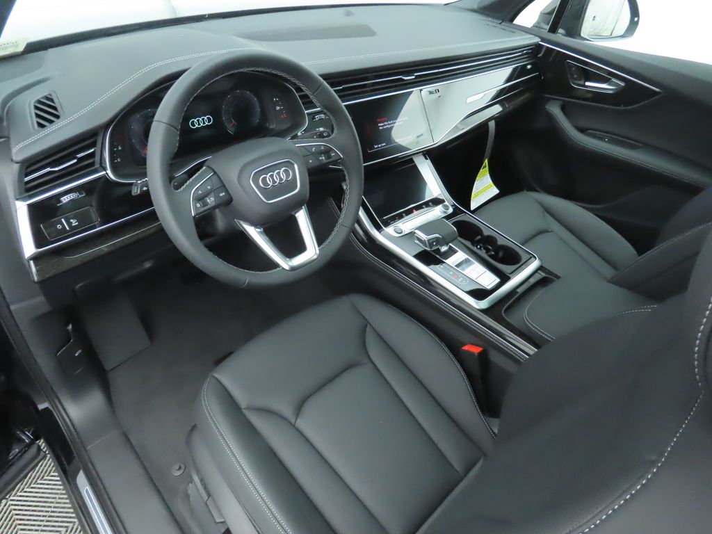 Thumbnail: 2025 Audi Q7 - 10