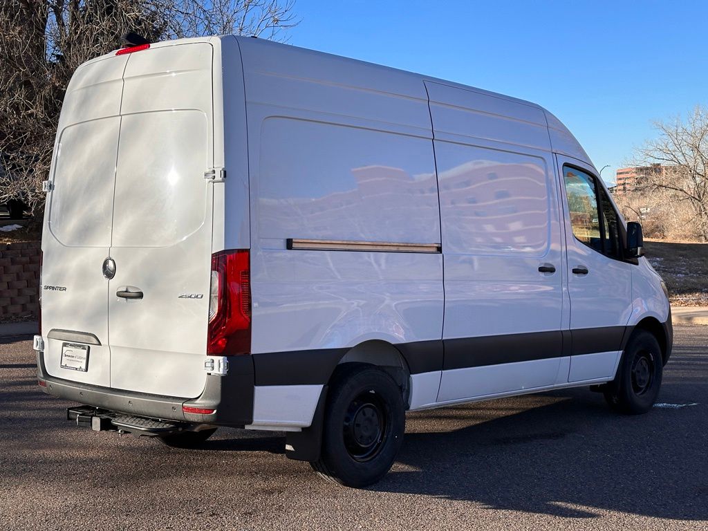 2024 Mercedes-Benz Sprinter 2500 Cargo 144 WB 2