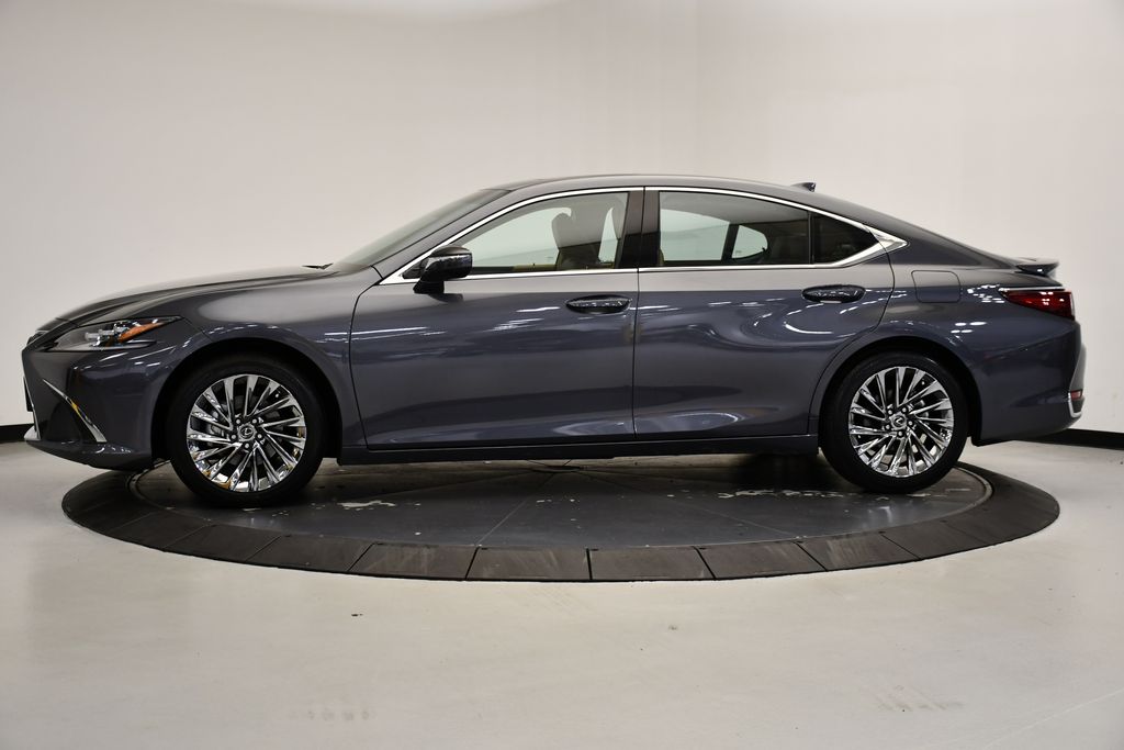 Thumbnail: 2025 Lexus ES - 2