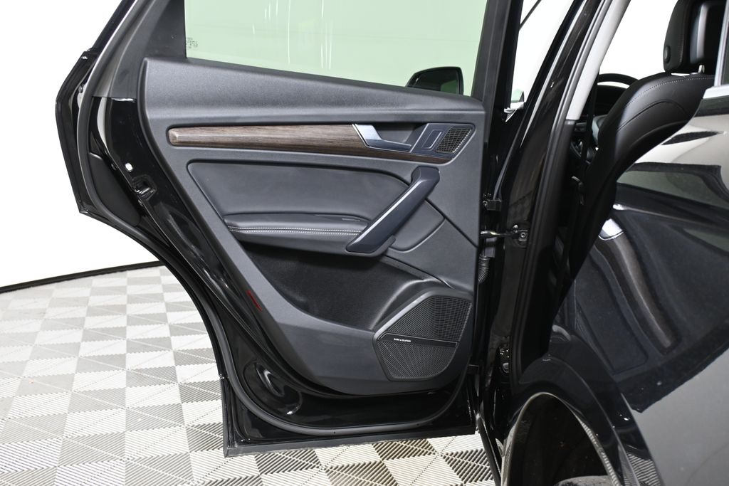 Thumbnail: 2025 Audi Q5 - 32