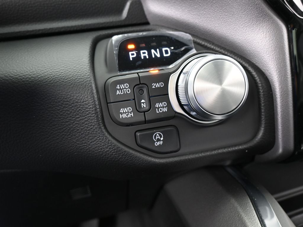 New 2026 Diamond Black Crystal Pearlcoat Ram Laramie image 23