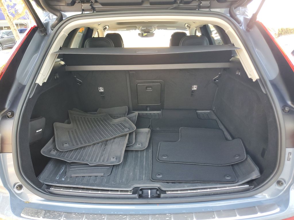 used 2023 Volvo XC60 car, priced at $28,895