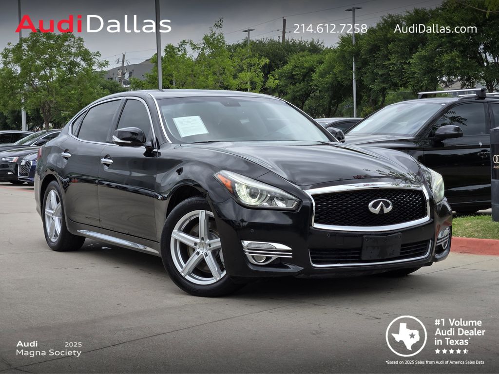 2017 INFINITI Q70L 3.7 RWD