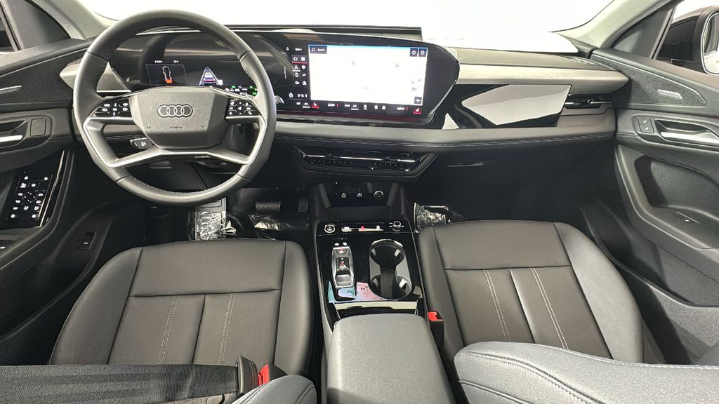 Thumbnail: 2025 Audi Q6 e-tron - 11