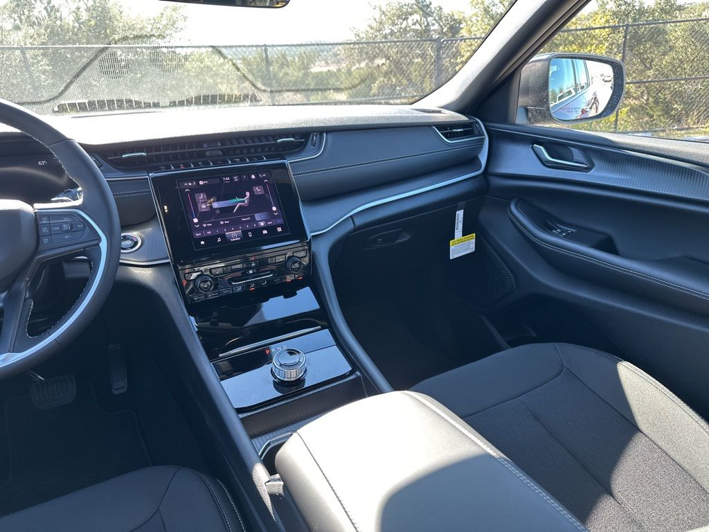 New Car 2025 Jeep Grand Cherokee  Laredo X For Sale Under $40,000 In Austin, Texas