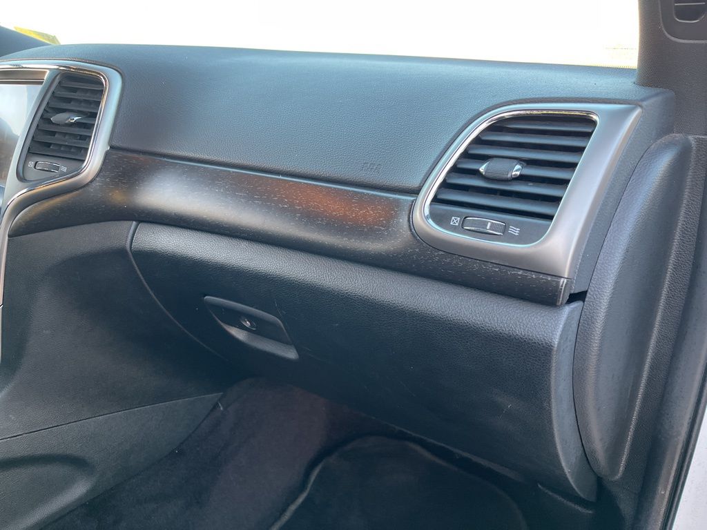 Thumbnail: 2017 Jeep Grand Cherokee - 27