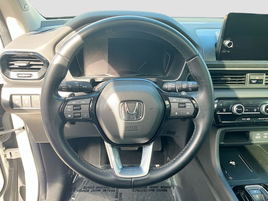 Used 2024 White Honda Touring image 11