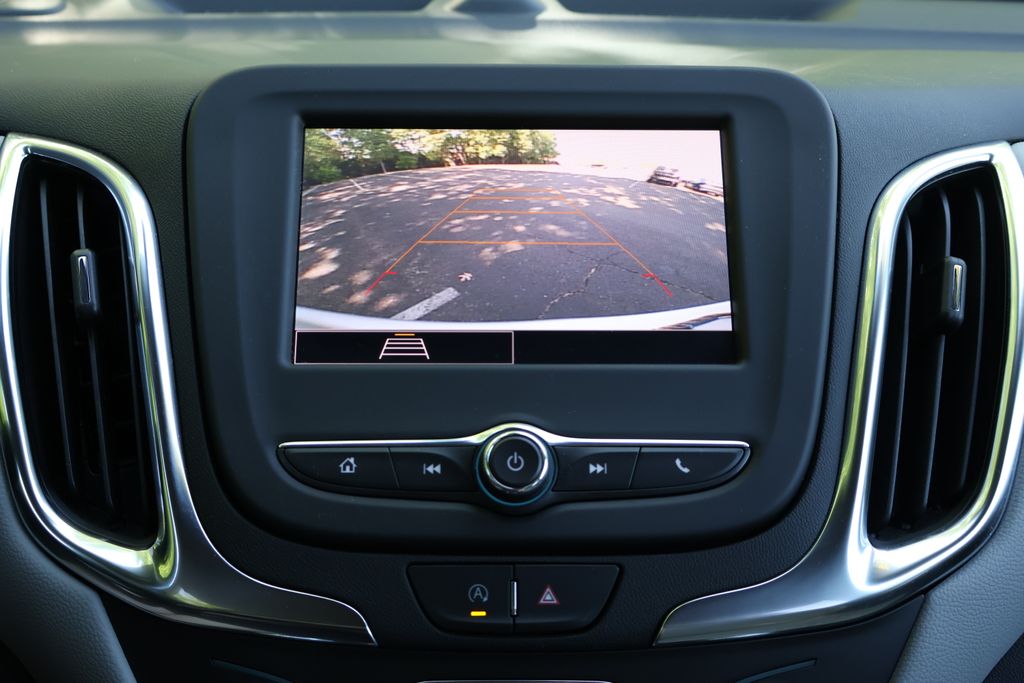 2022 Chevrolet Equinox LS 16