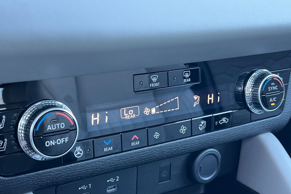 2026 Mitsubishi Outlander SEL - Photo 22