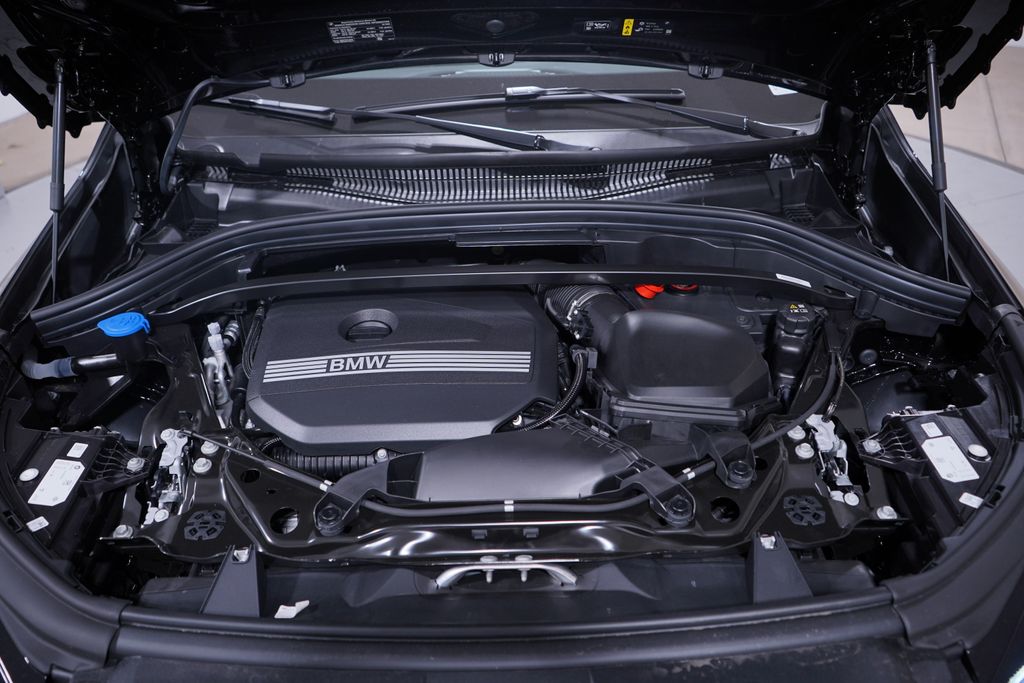 Thumbnail: 2025 BMW X1 - 14