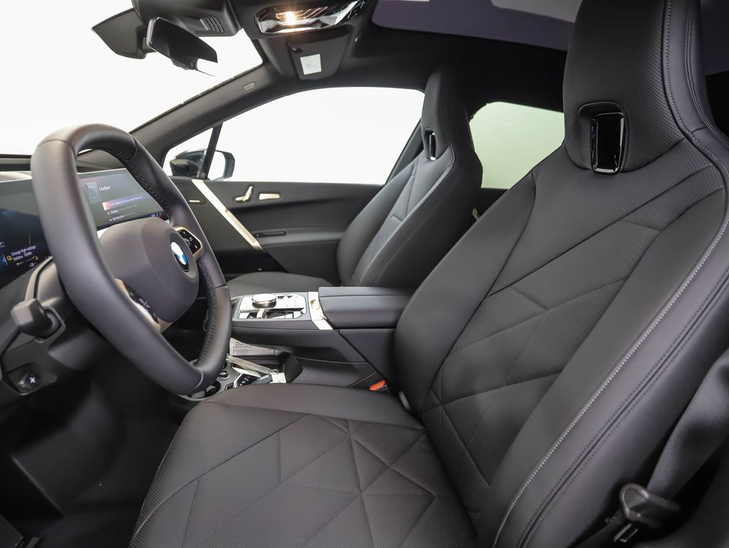 Thumbnail: 2026 BMW iX - 11
