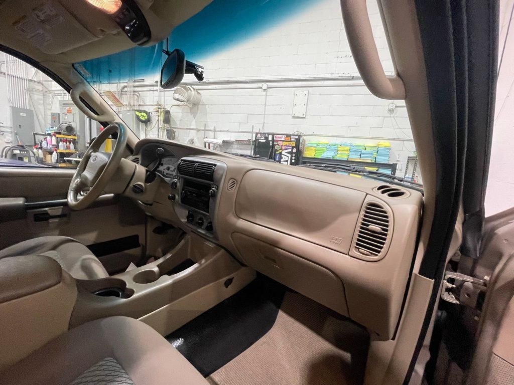 2004 Ford Explorer Sport Trac XLT - Photo 15