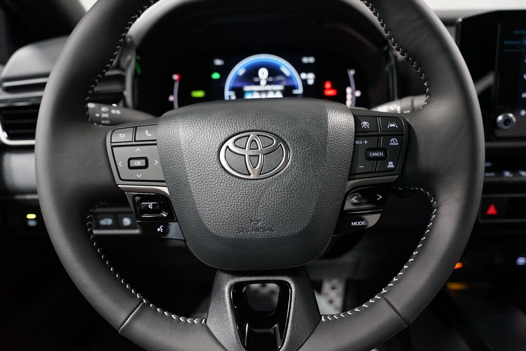 Thumbnail: 2025 Toyota Camry - 12