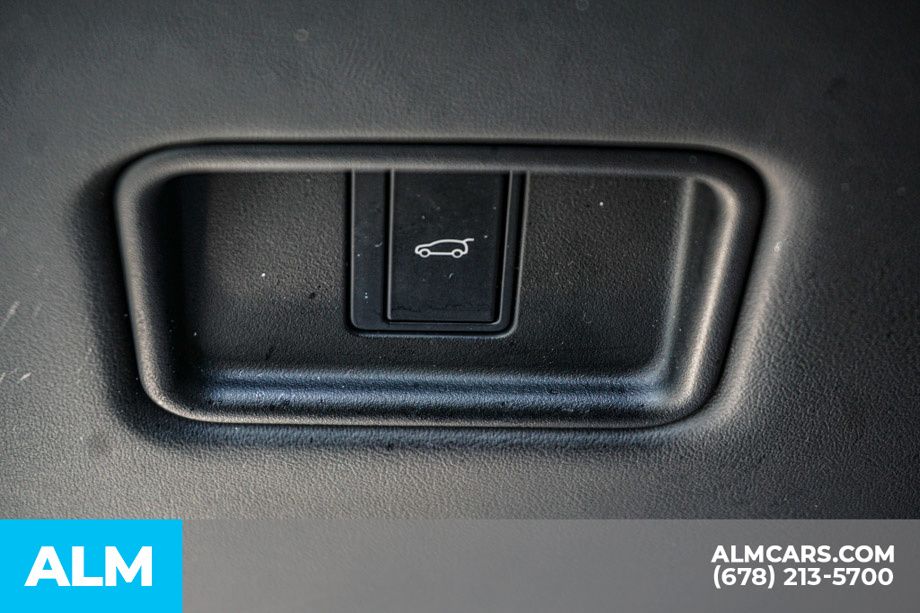Used 2023 Black Land Rover SE image 48