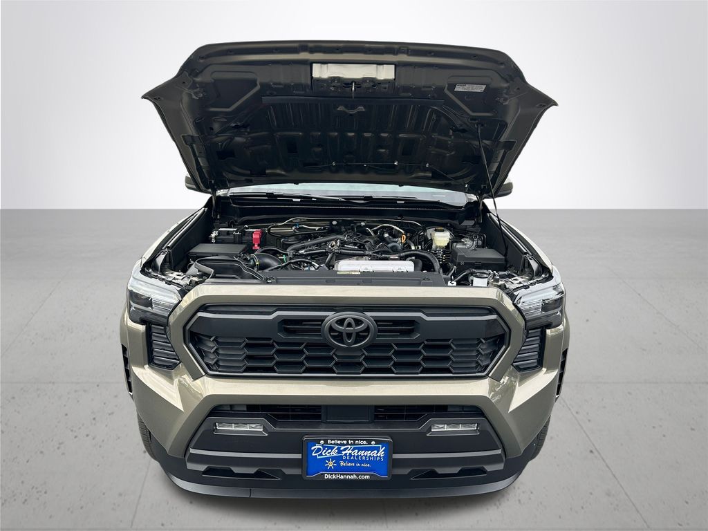2025 Toyota Tacoma TRD Sport photo 4