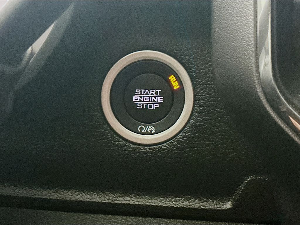 Used 2025 White Ram Laramie image 28