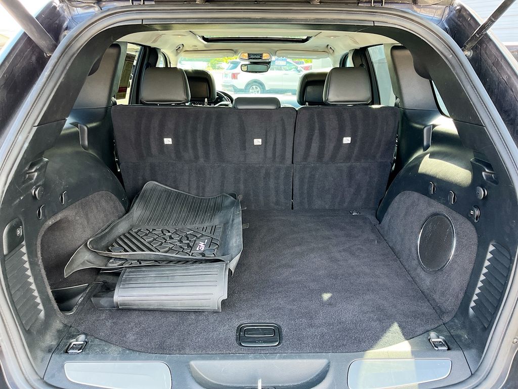 Used 2018 Gray Jeep Summit image 27