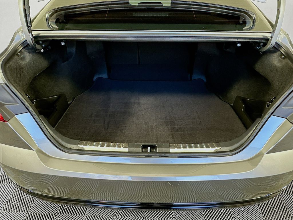 Thumbnail: 2025 Toyota Camry - 25