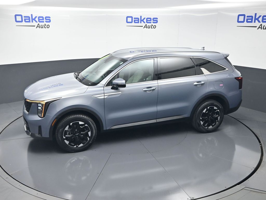 2025 Everlasting Silver Kia Sorento S AWD SUV