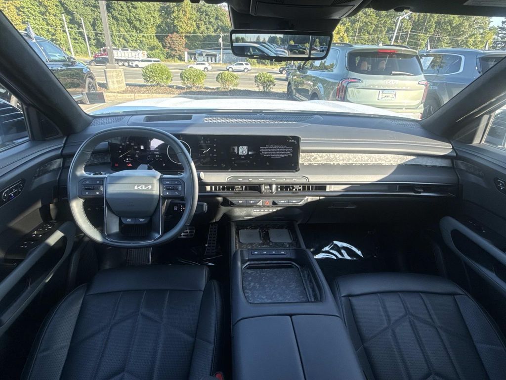 Used 2027 White Kia X-Pro SX-Prestige image 11
