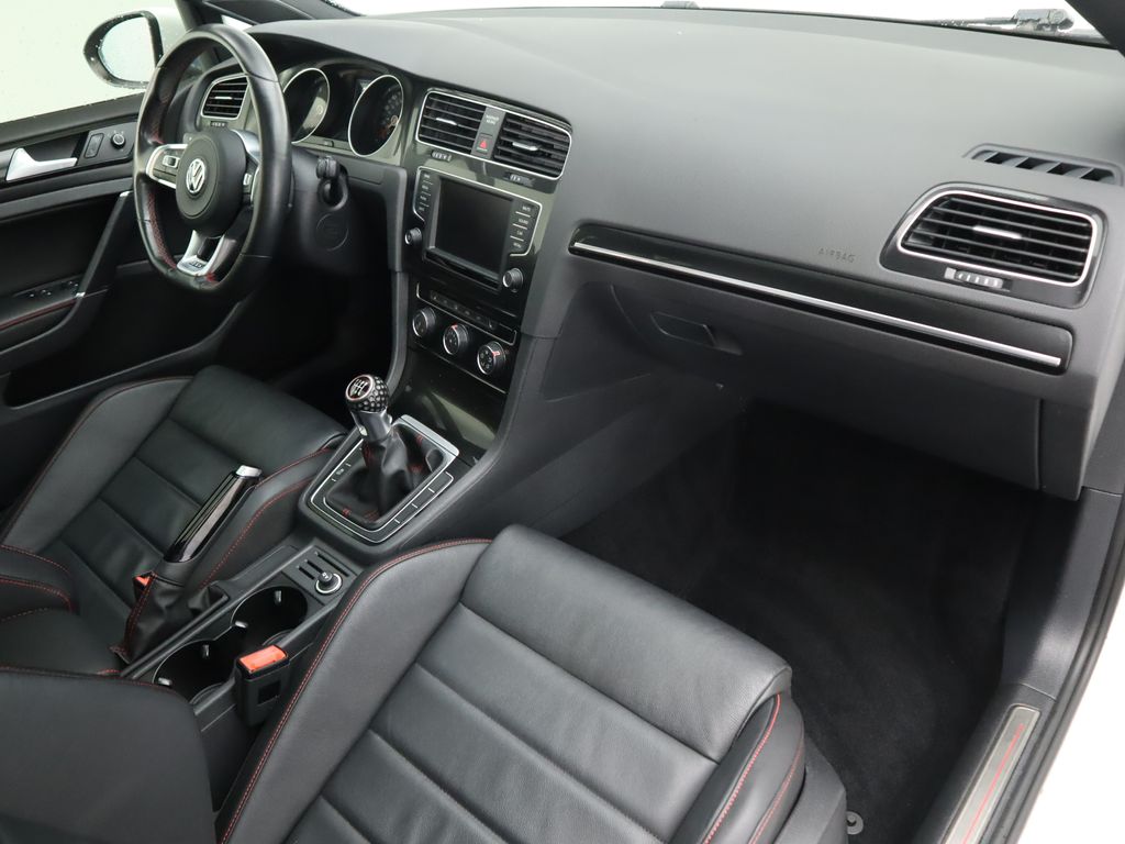 Thumbnail: 2017 Volkswagen Golf - 17