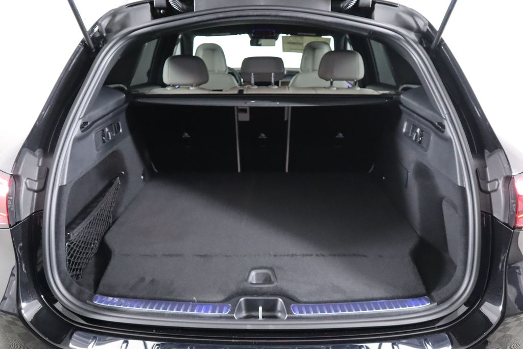 2025 Mercedes-Benz GLC 350 30