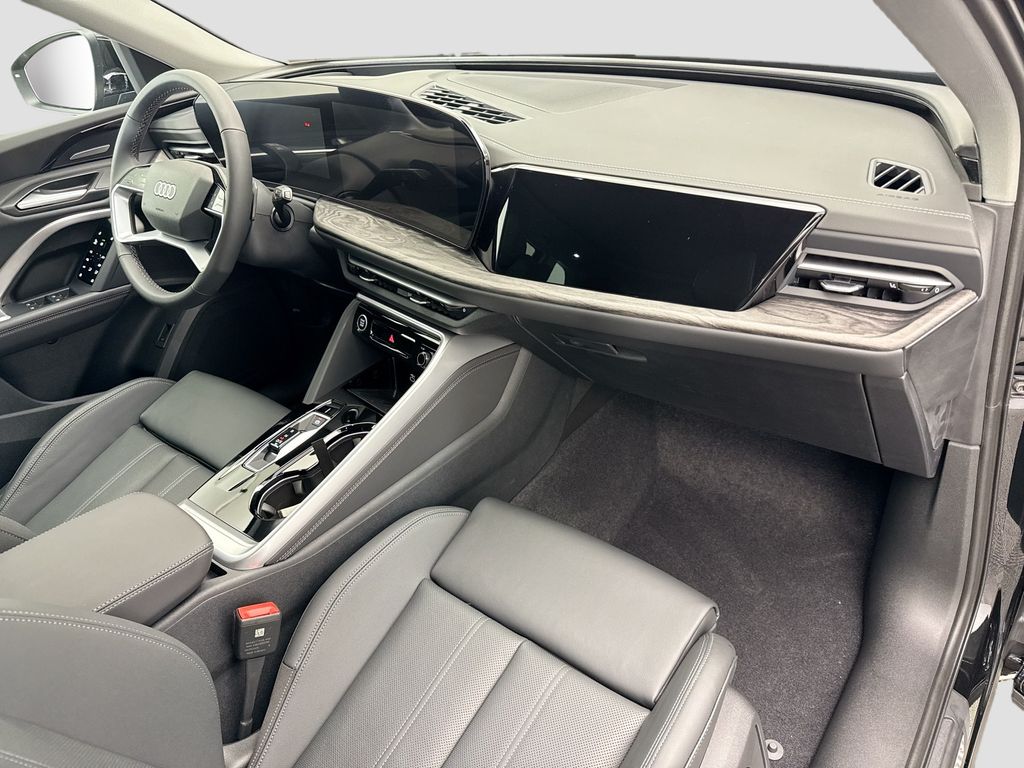 Thumbnail: 2025 Audi Q5 - 17